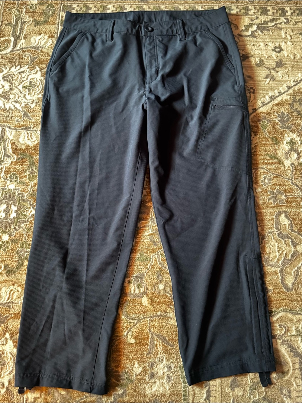 Eddie Bauer Black Women’s Lightweight Cargo Capris